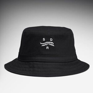 SUN DAY RED - Twill Bucket Hat - NEW